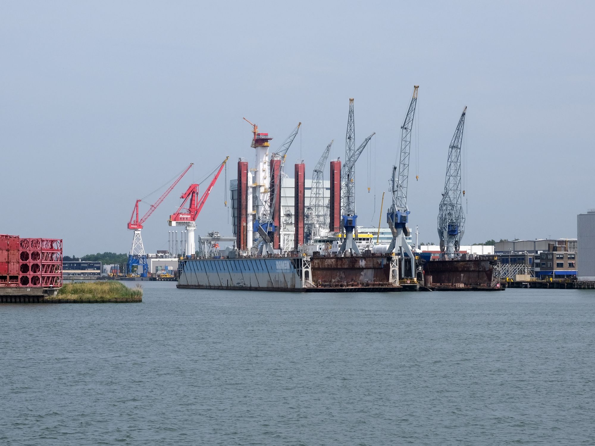 Royal Navy contract handed to foreign firm facing legal action over Russia links