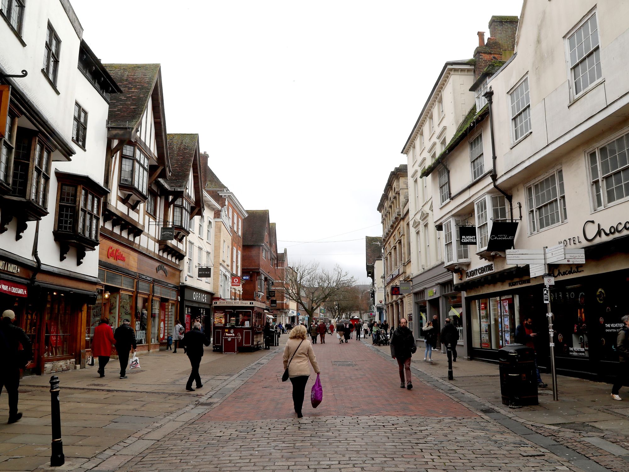 Neighbourhoods given power to ban 'dodgy' vape shops and Turkish barbers blighting UK high streets
