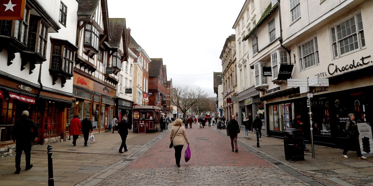 NextImg:Neighbourhoods given power to ban 'dodgy' vape shops and Turkish barbers blighting UK high streets