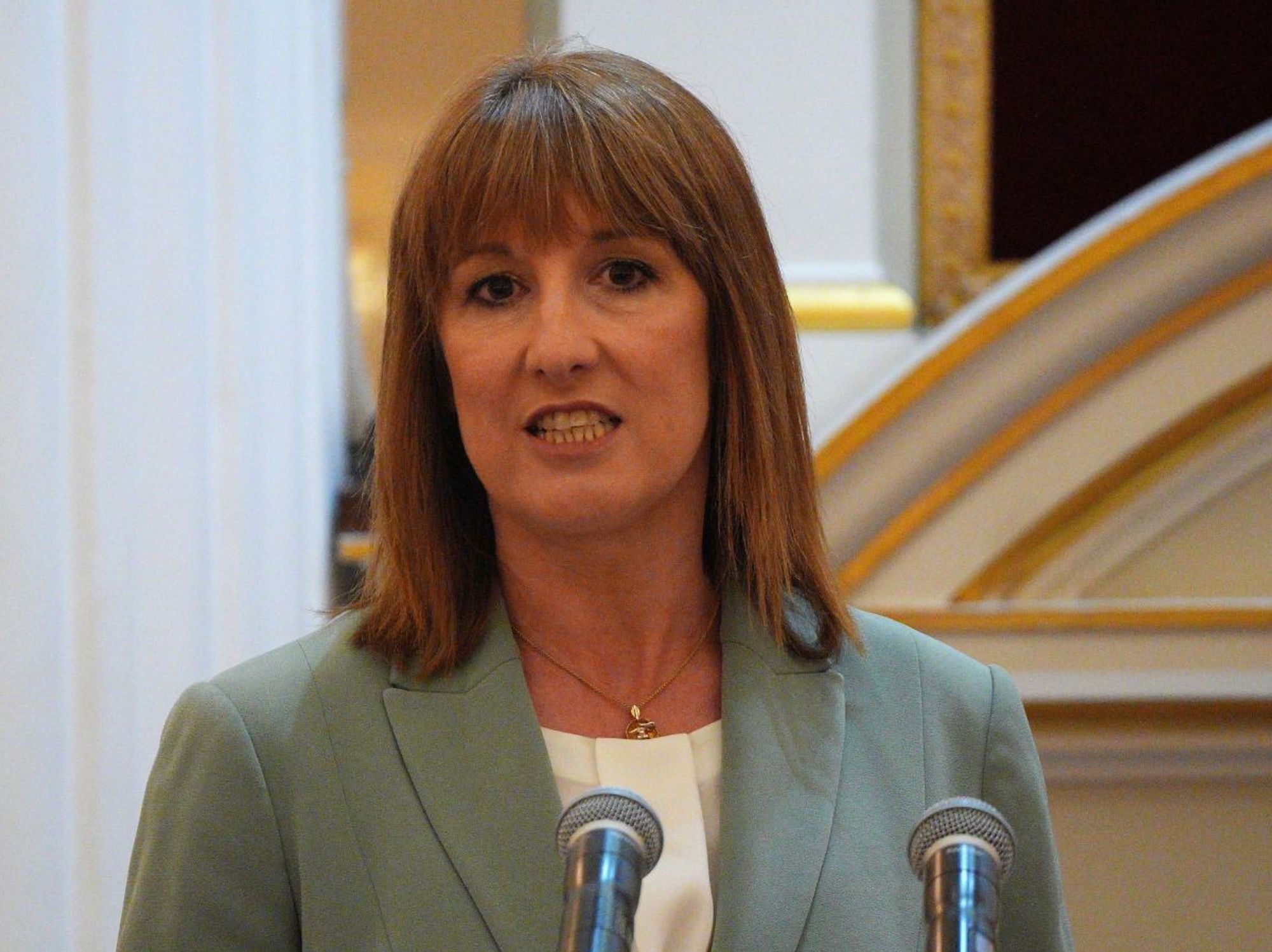 Rachel Reeves urged to tax middle class instead of wealthy to plug £30billion black hole