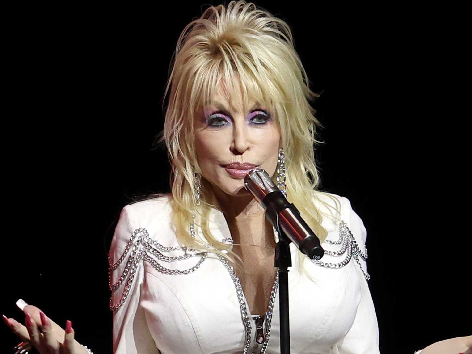 Dolly Parton, 79, flooded with support as she sparks concern after cancelling gigs over health issues