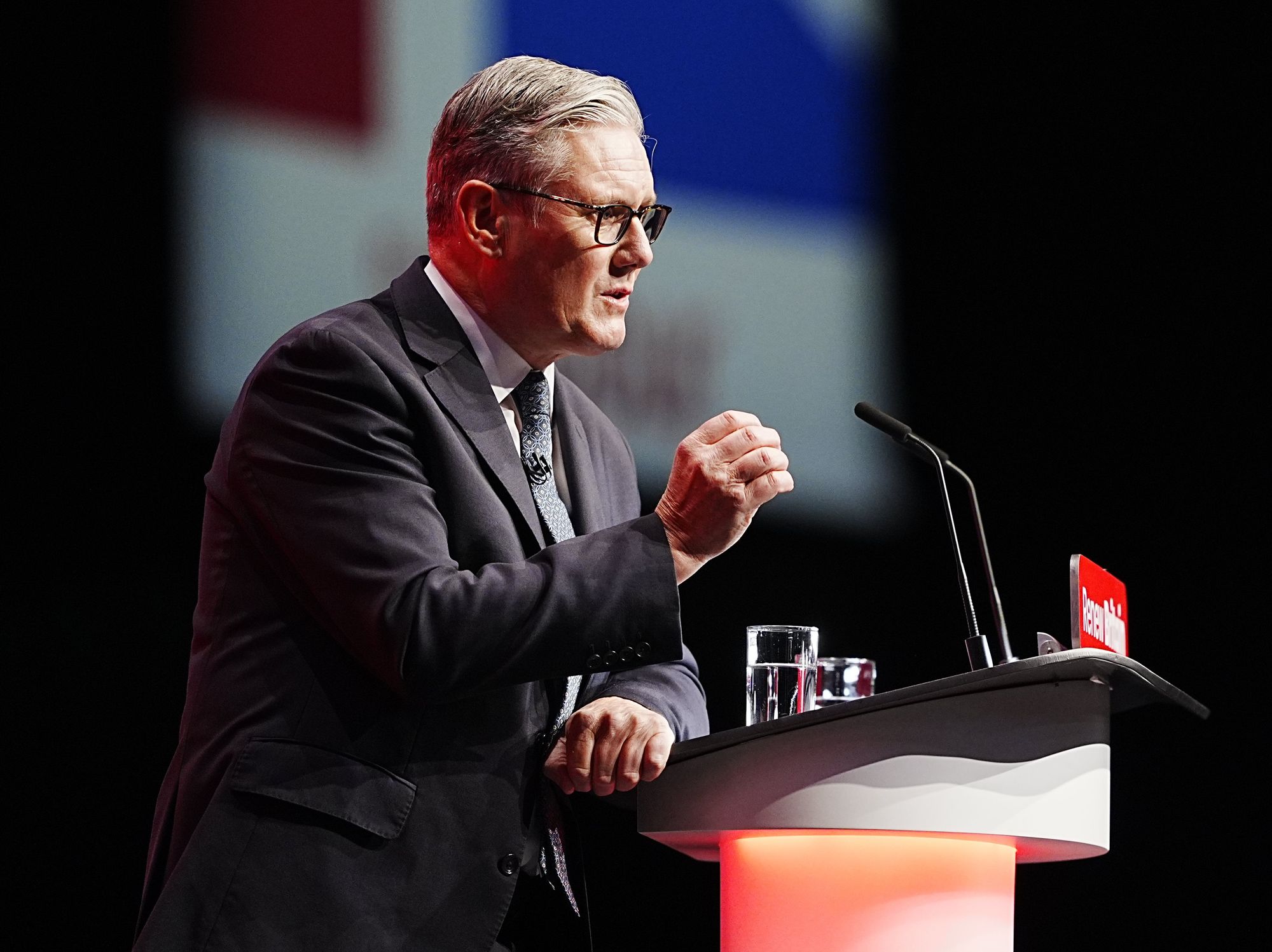 Keir Starmer claims Nigel Farage hates Britain as he boasts his party is proud of our flags