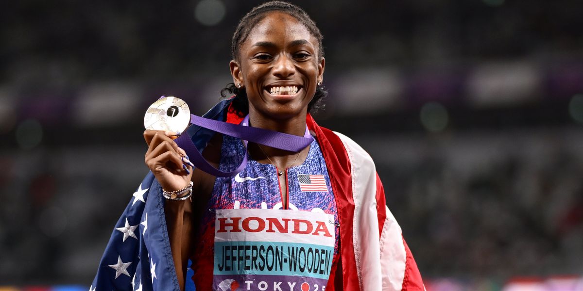 World’s fastest woman beats 100 male college students to deny them huge 0,000 payout World’s fastest woman beats 100 male college students to deny them huge 0,000 payout
