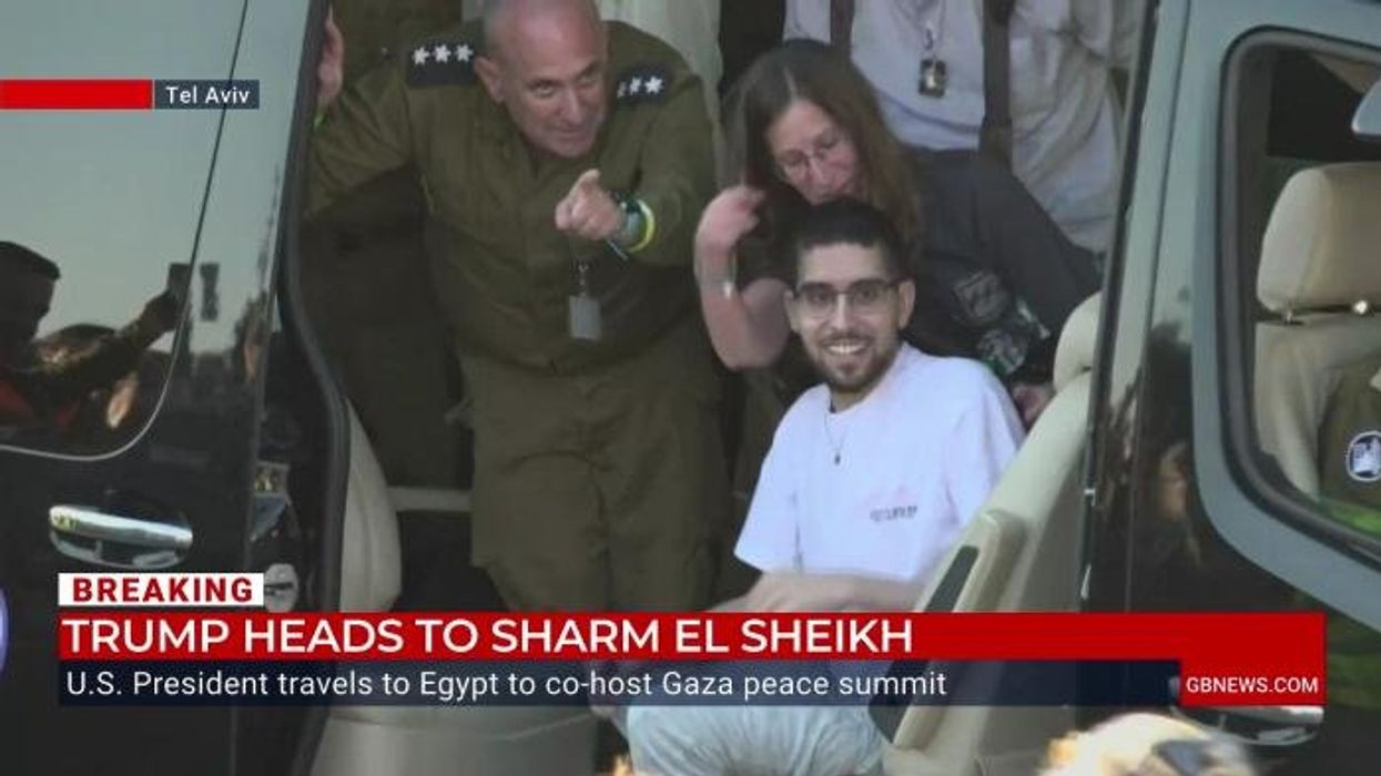 WATCH: Hostage overjoyed as he celebrates his release from Hamas with crowds in Tel Aviv