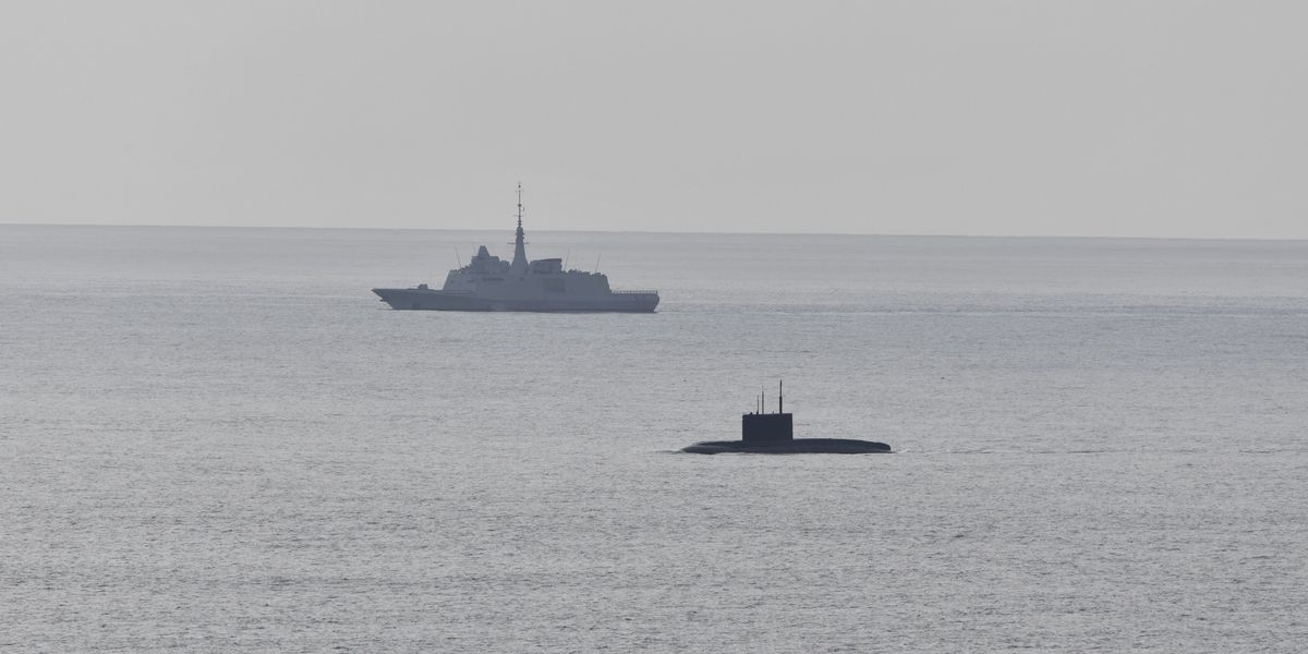 NextImg:Russian submarine in English Channel an 'explosion risk' as Nato monitors Vladimir Putin's vessel