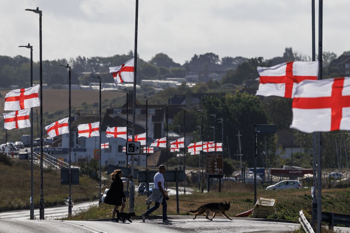 'Suspicious!' ANOTHER council tears down St George's flags - then blames weather