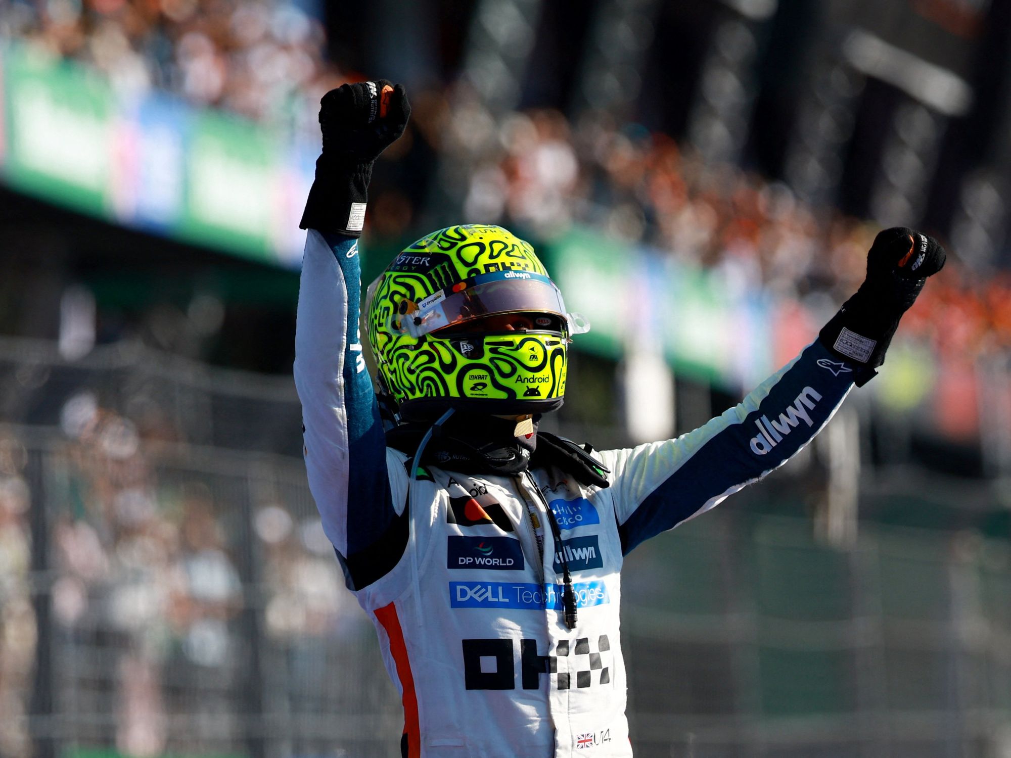 Lando Norris wins dramatic Mexico Grand Prix to overtake Oscar Piastri in Drivers' Championship