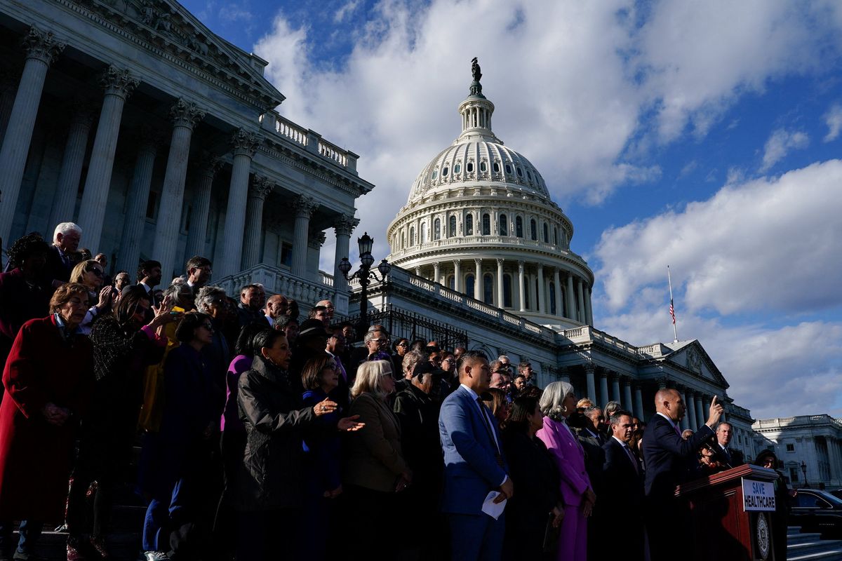 US Congress votes to END Government shutdown after 42 days