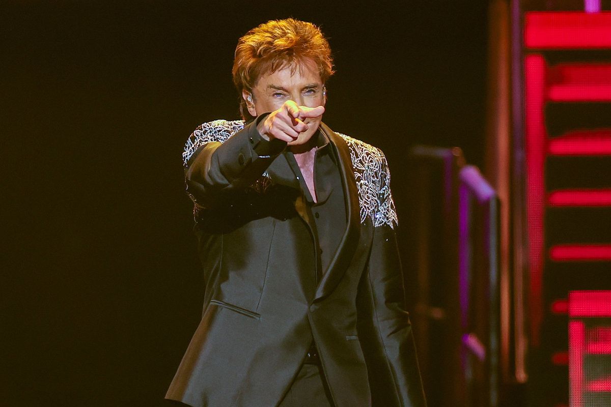 Tottenham 'threatened with legal action over Barry Manilow song' as details emerge
