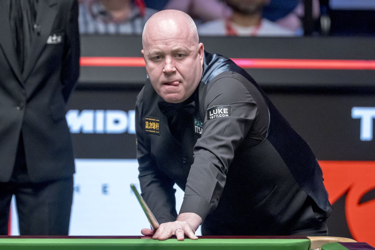 Snooker star erupts over 'pathetic' table with chiefs forced to release statement following complaints