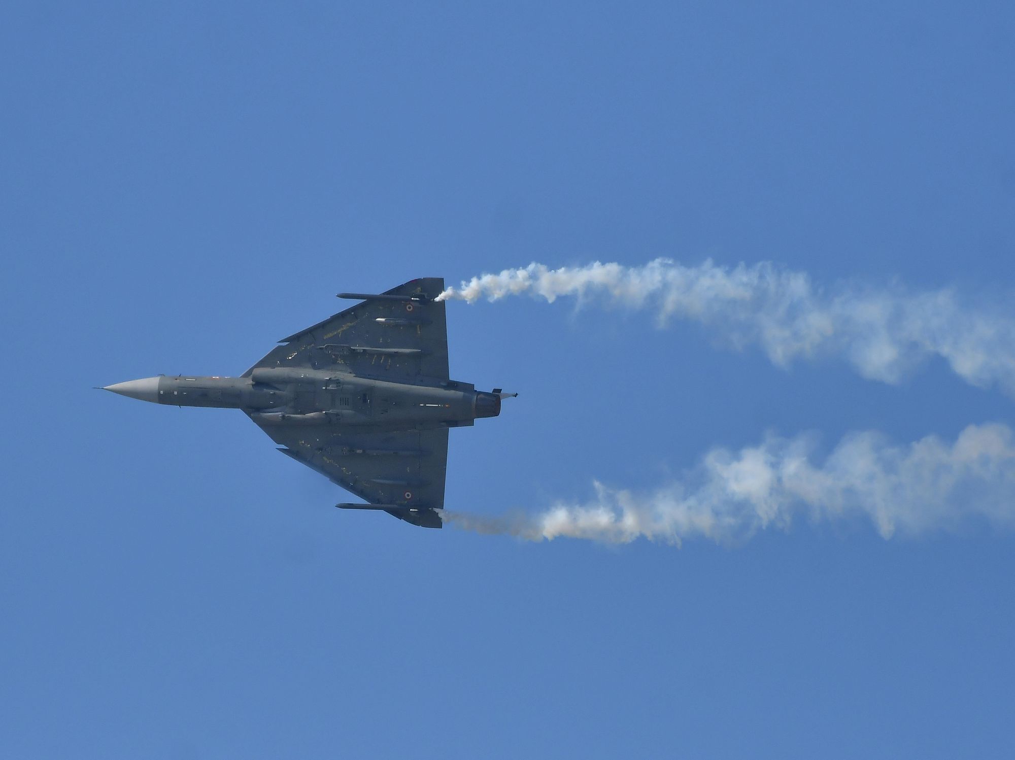 Combat jet crashes at Dubai air show in front of crowd of spectators