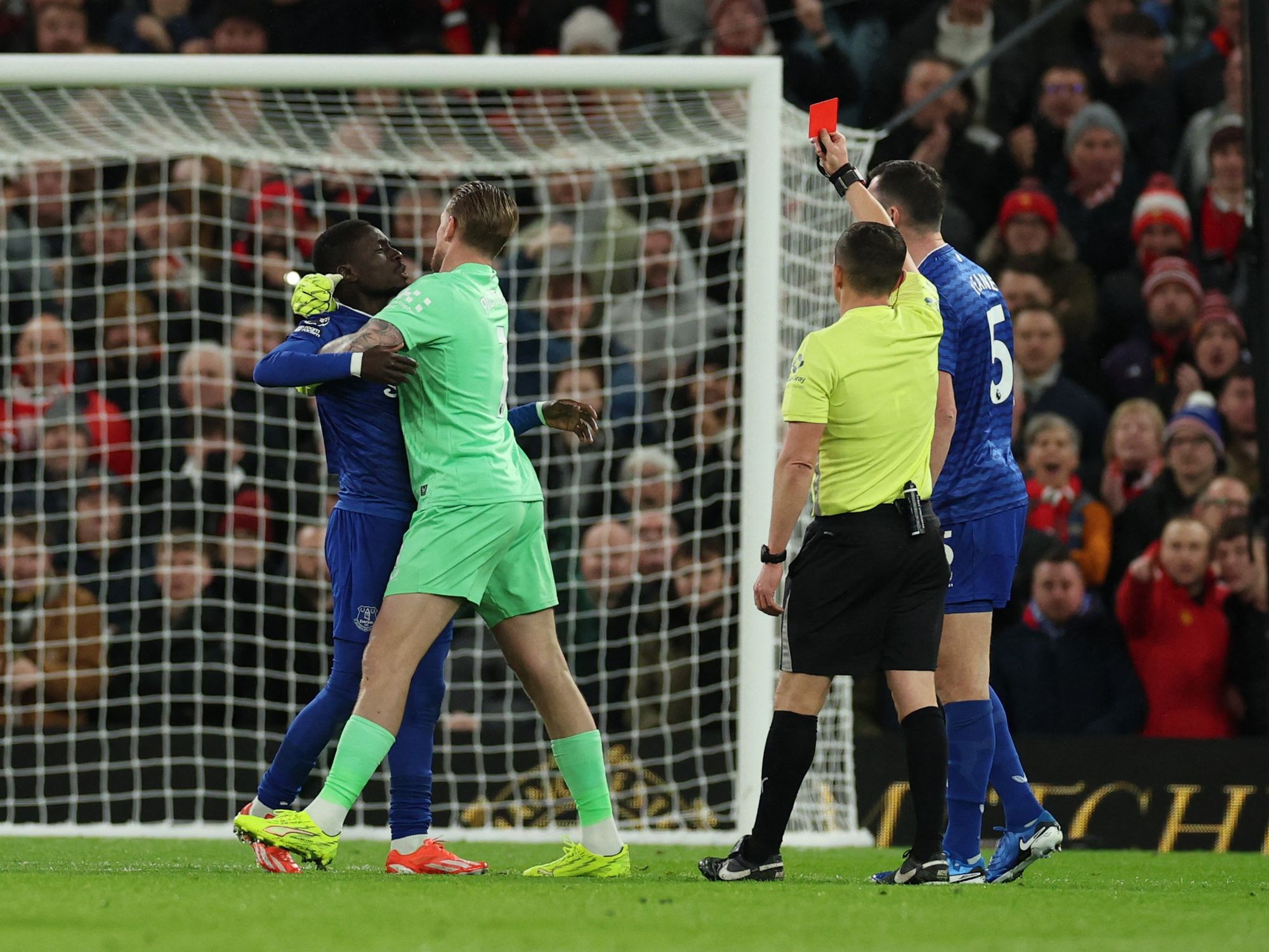 Why was Idrissa Gueye sent off for Everton? Bizarre scenes during Man Utd clash