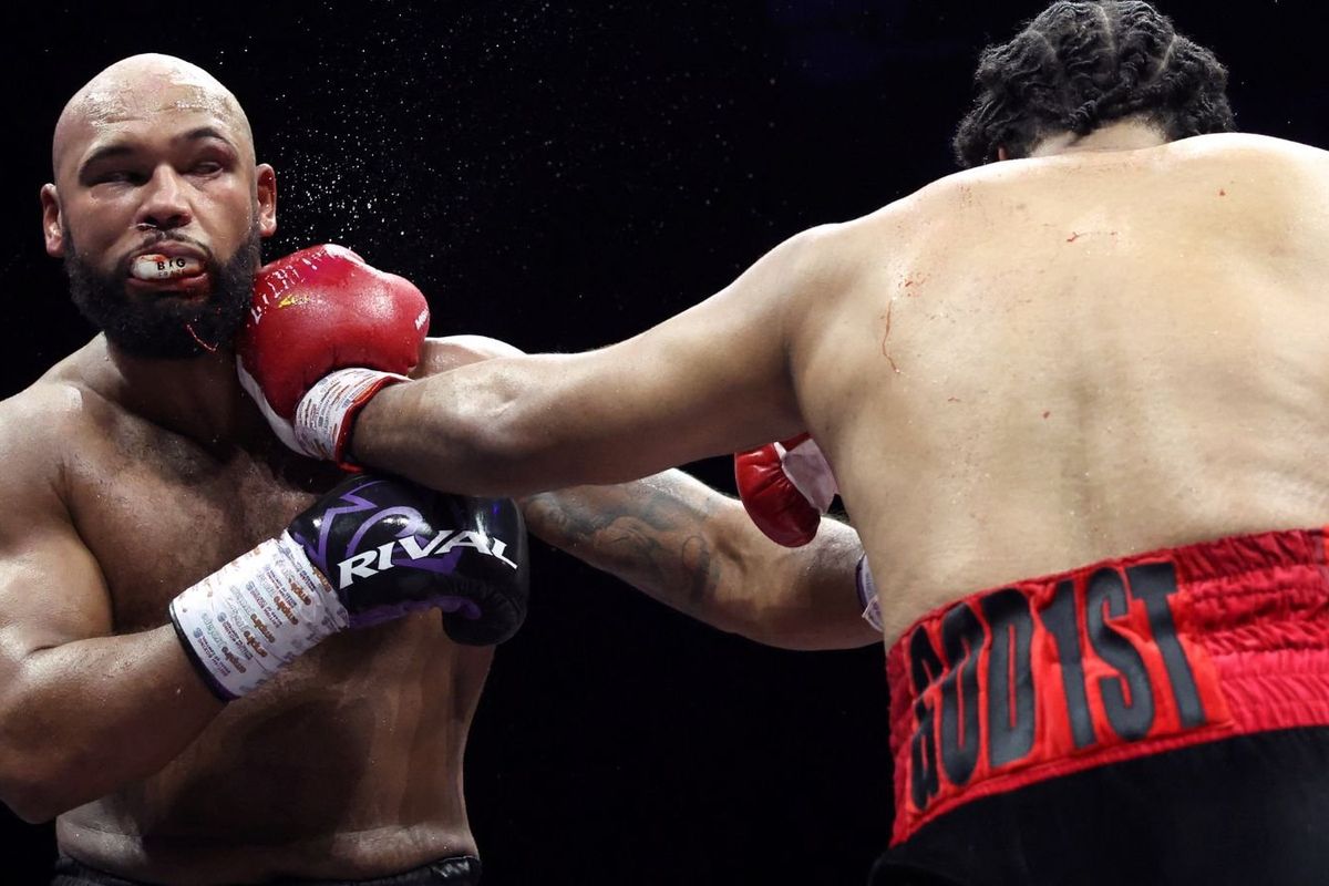 Frazer Clarke emotionally walks away from the ring after losing Jeamie TKV boxing fight