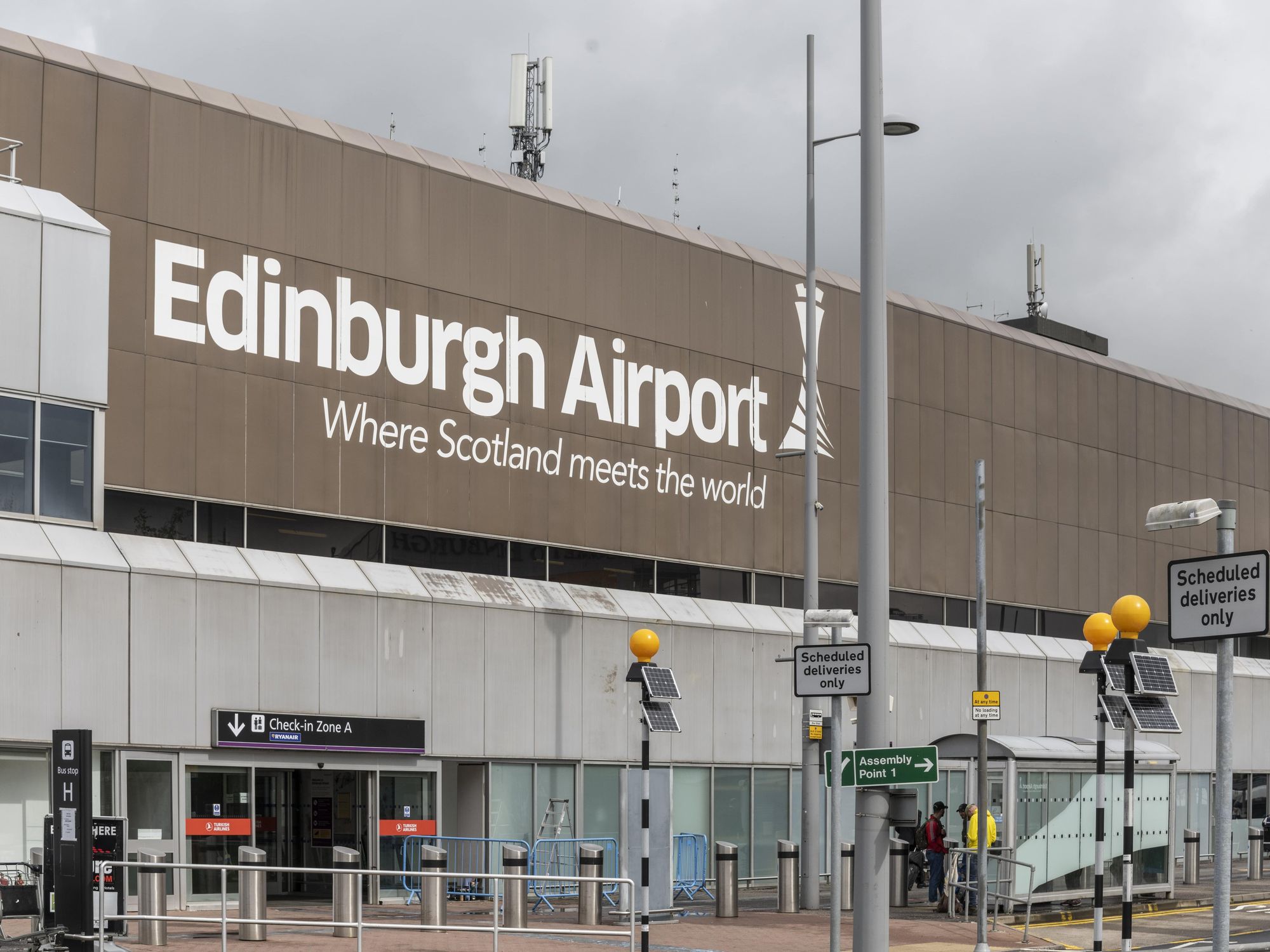 Edinburgh Airport suspends all flights following major air traffic control fault