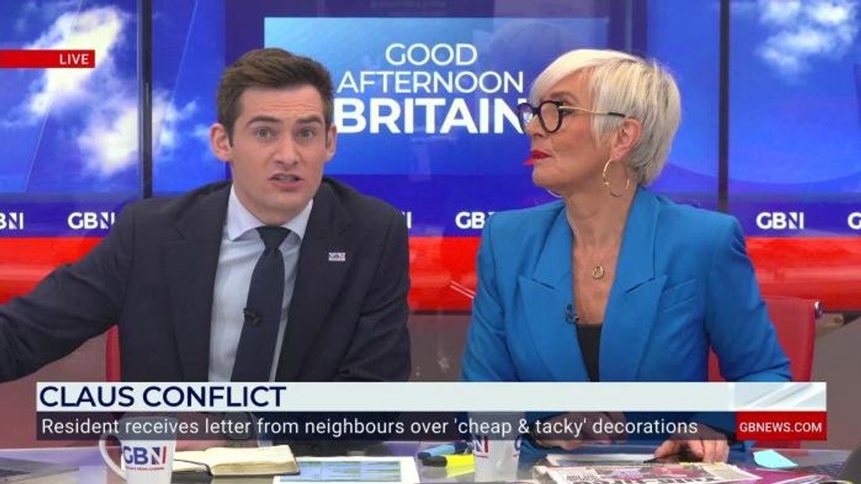 WATCH: Briton forced to take down Christmas decorations after neighbour complains about 'offensive' display