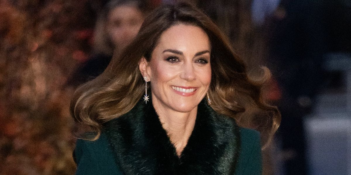 Kate Middleton steps out beaming at her Christmas Carol Service as Royal Family to support princess Kate Middleton steps out beaming at her Christmas Carol Service as Royal Family to support princess
