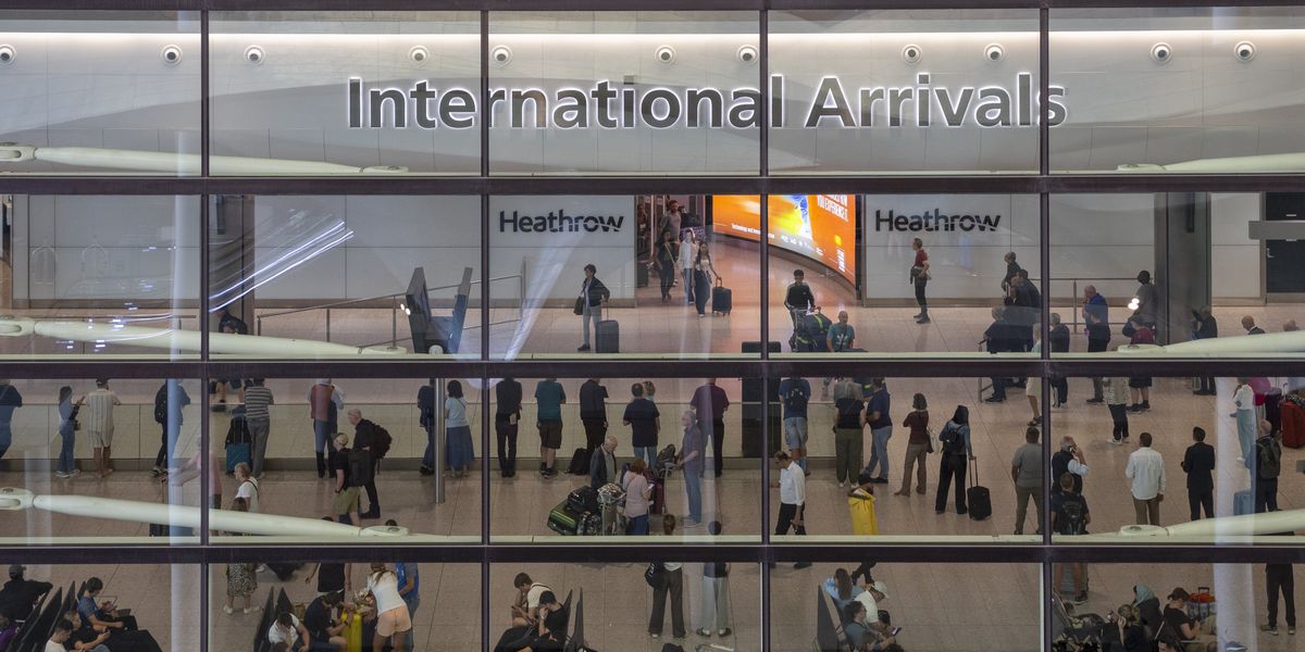 Heathrow Airport terminal ‘locked down’ as armed police rush to scene Heathrow Airport terminal ‘locked down’ as armed police rush to scene