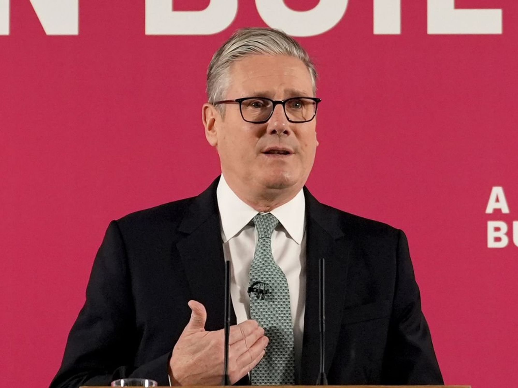 Keir Starmer faces major threat to premiership as Labour group canvasses party for new leader candidates