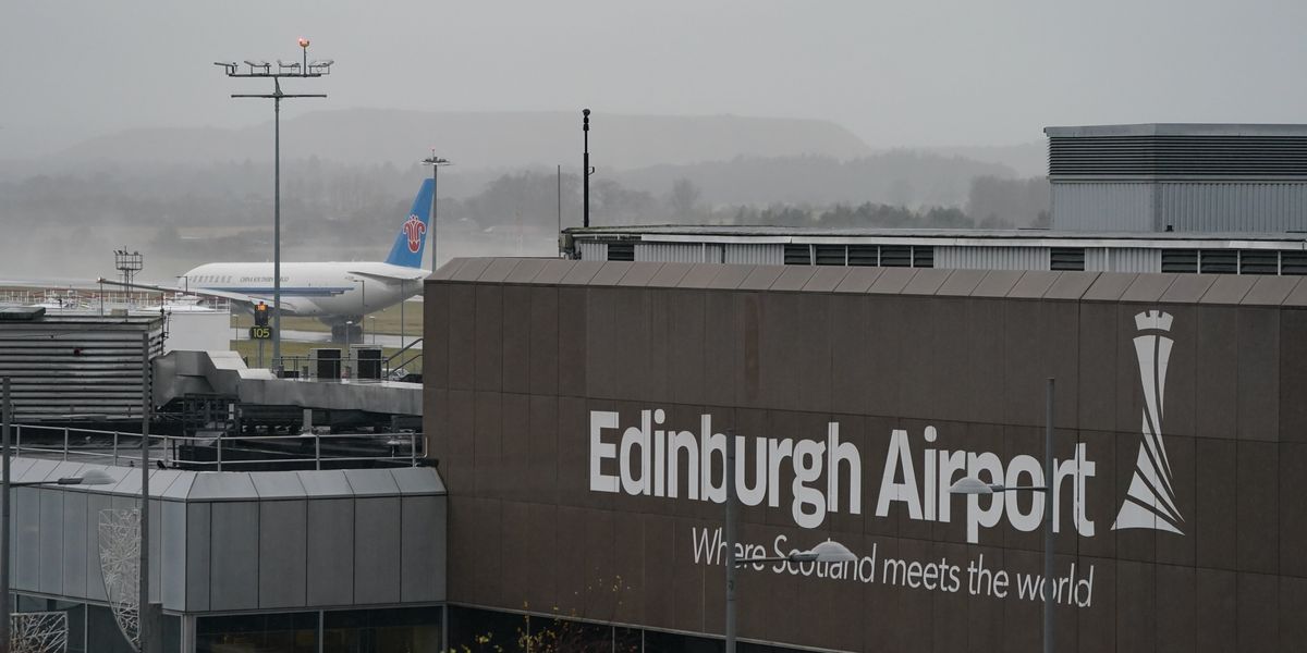 Edinburgh Airport suspends flights after British Airways plane forced to make emergency landing due to landing gear fault Edinburgh Airport suspends flights after British Airways plane forced to make emergency landing due to landing gear fault