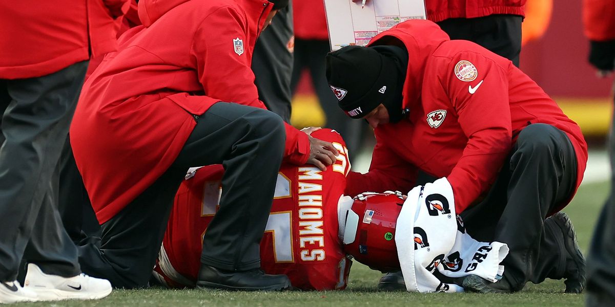 Patrick Mahomes suffers devastating injury as Kansas City Chiefs release statement on stricken star Patrick Mahomes suffers devastating injury as Kansas City Chiefs release statement on stricken star
