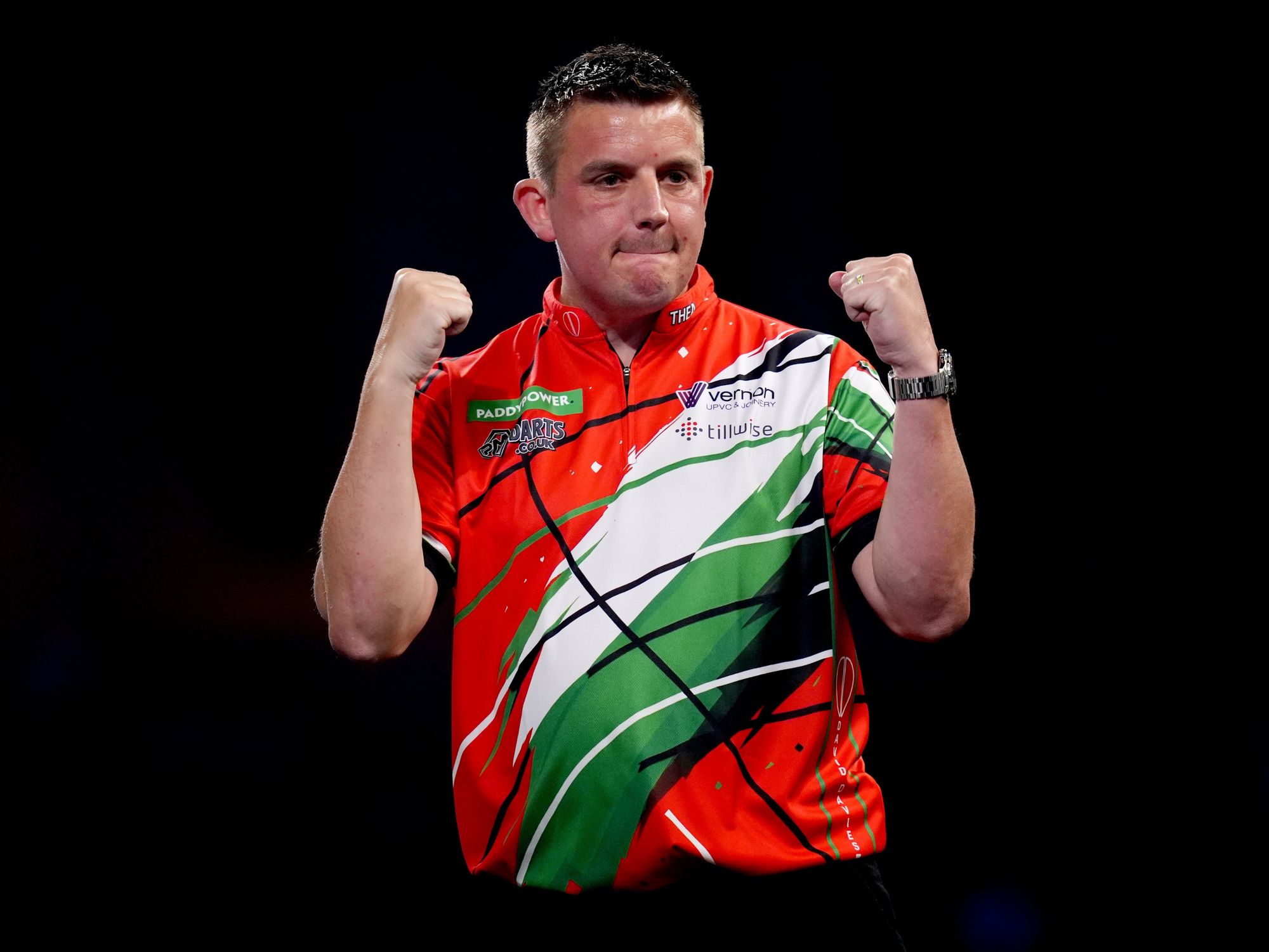 Darts star forced to book days off at NHS job ahead of Luke Littler World Championship clash