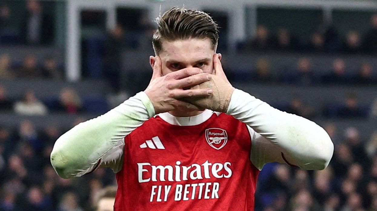 Arsenal top Premier League table for Christmas after Viktor Gyokeres penalty sees off Everton