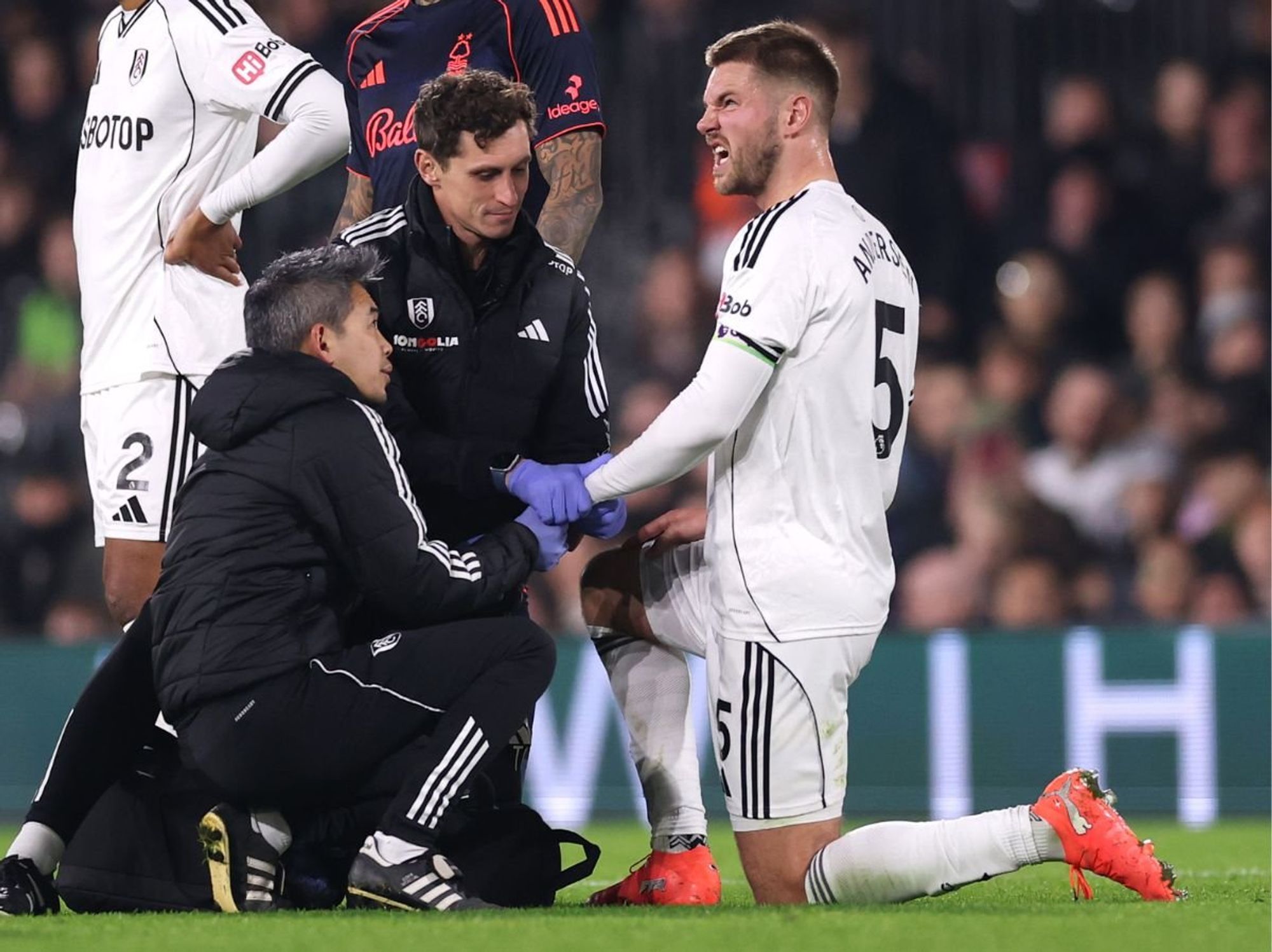 Football fans horrified after nasty injury to Fulham star in Nottingham Forest match