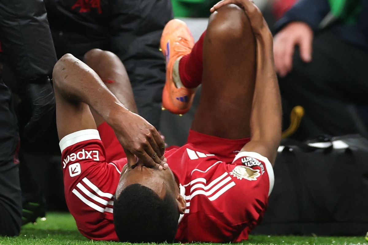 Alexander Isak won't play for months as Liverpool star undergoes surgery on leg injury