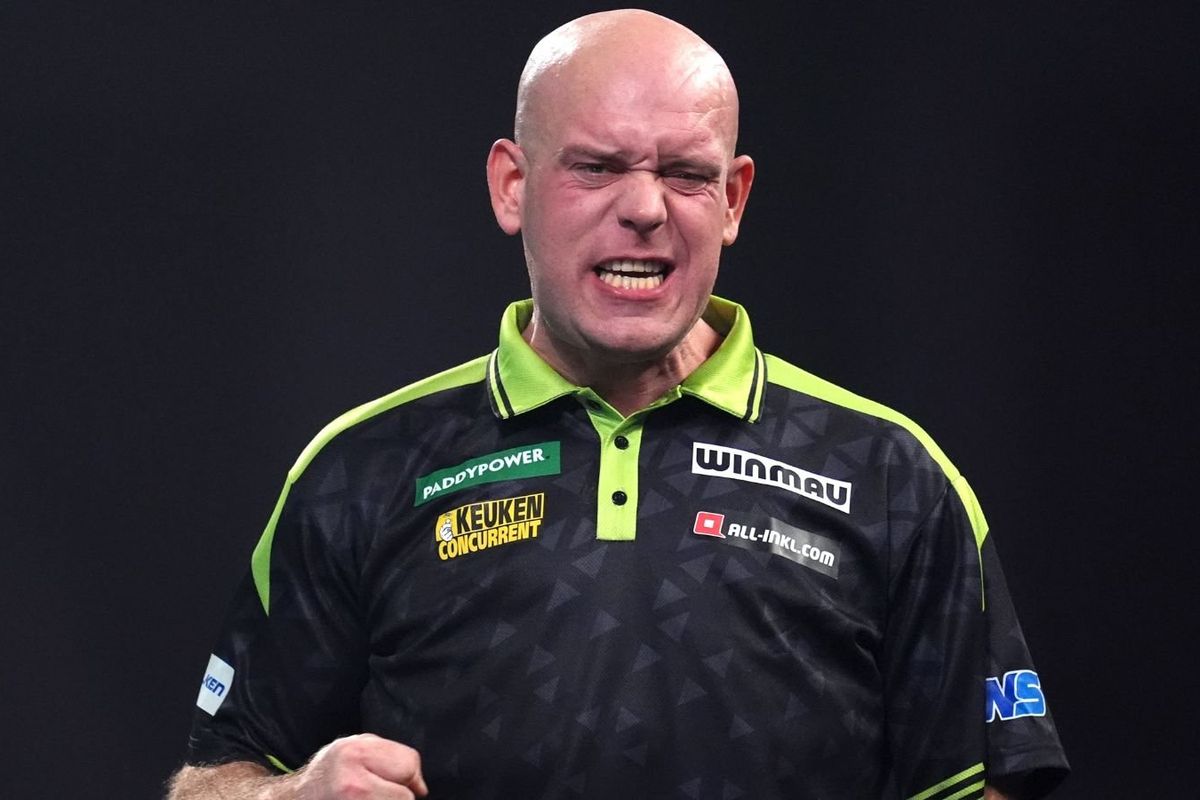 Michael van Gerwen tells darts star to retire after 'playing c**p' in brutal World Championship interview