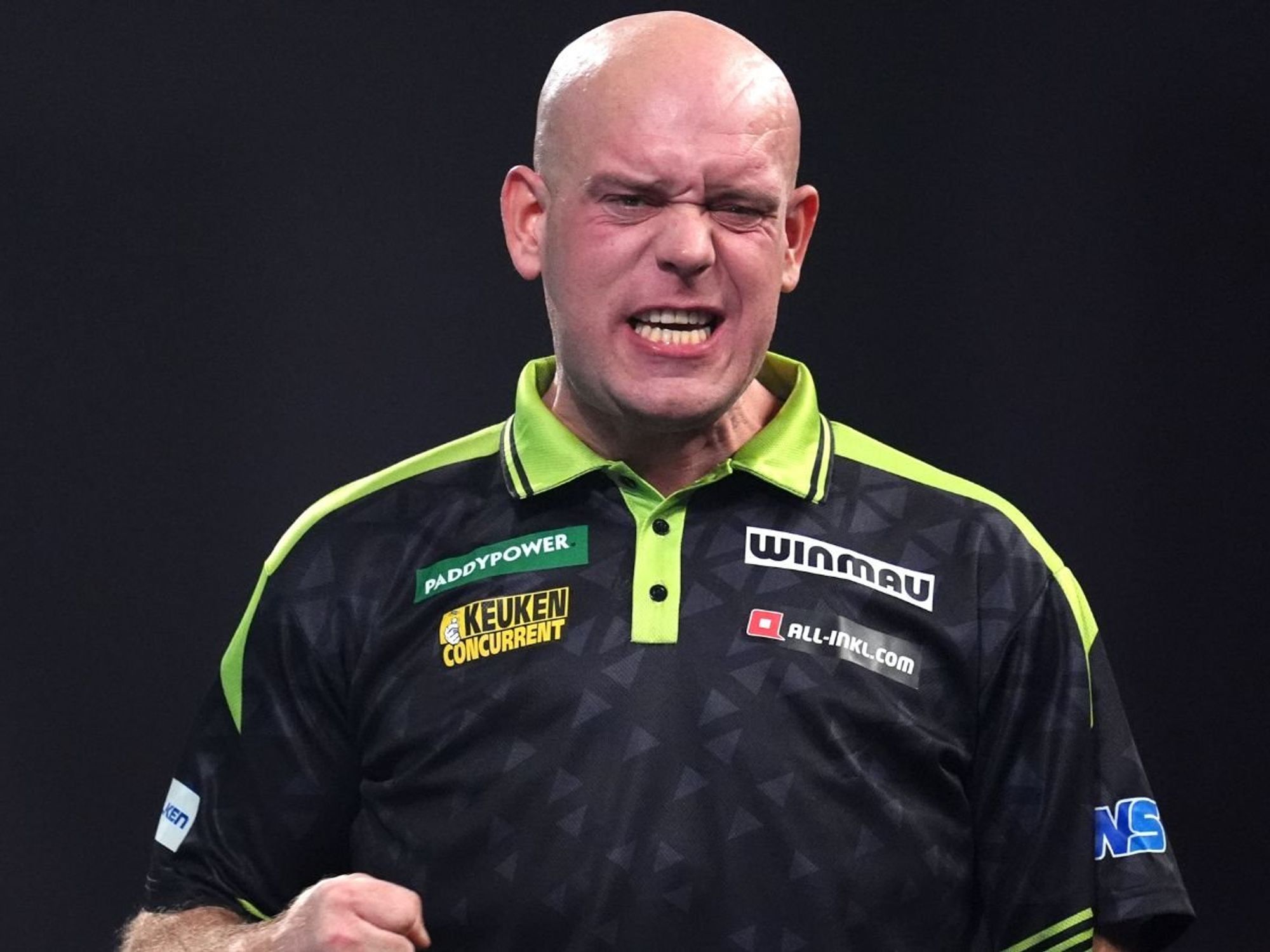 Michael van Gerwen tells darts star to retire after 'playing c**p' in brutal World Championship interview