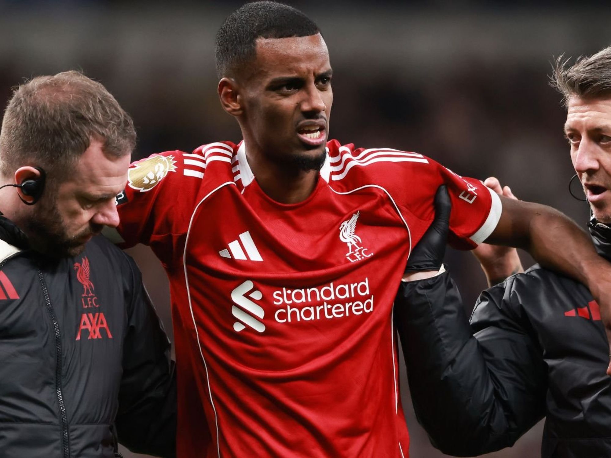 Alexander Isak receives text message from Tottenham star after hammer injury blow for Liverpool striker