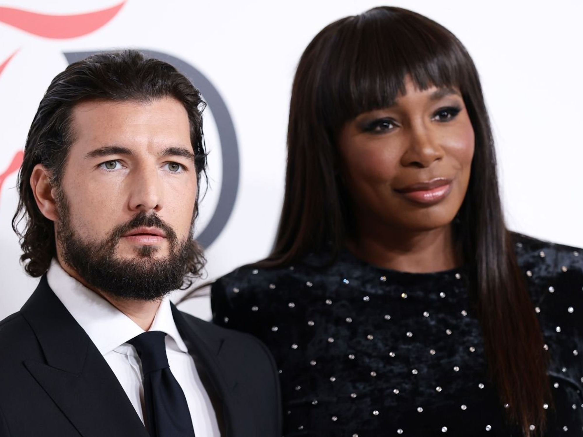 Venus Williams receives amazing gift from sister Serena after second marriage ceremony