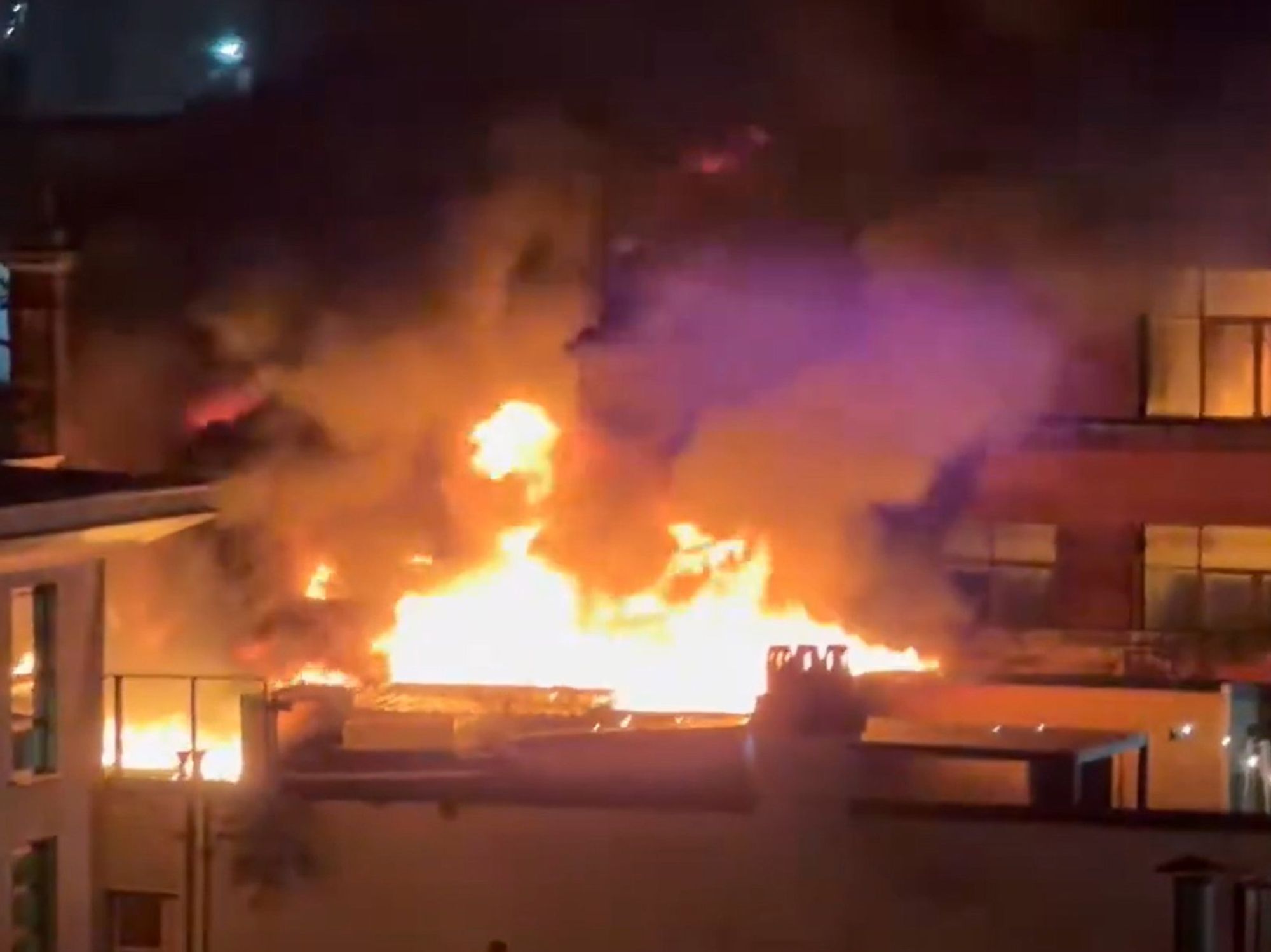 Fire crews scramble as huge blaze rips through Glasgow city centre