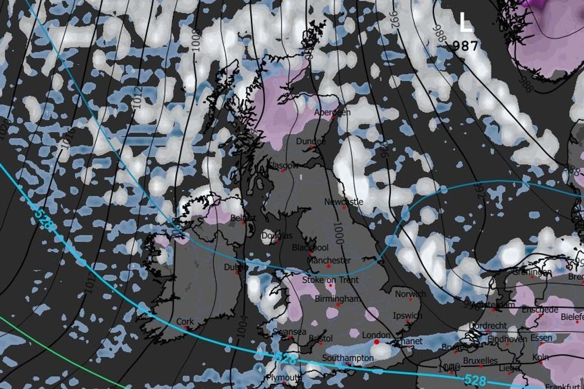 UK weather: Nordic winter storm threatens to swipe Britain’s New Year celebrations with torrent of snow