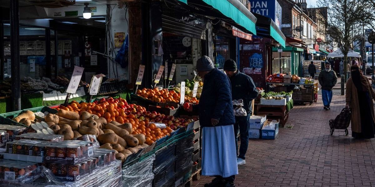Luton news: British town overrun with 145 barbers and salons named ‘worst place to live’ Luton news: British town overrun with 145 barbers and salons named ‘worst place to live’