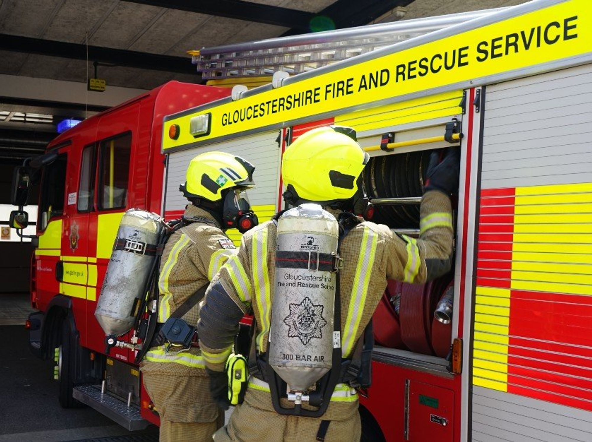 Stroud fire: Mother and two children killed in Boxing Day blaze as sole survivor revealed as poli...