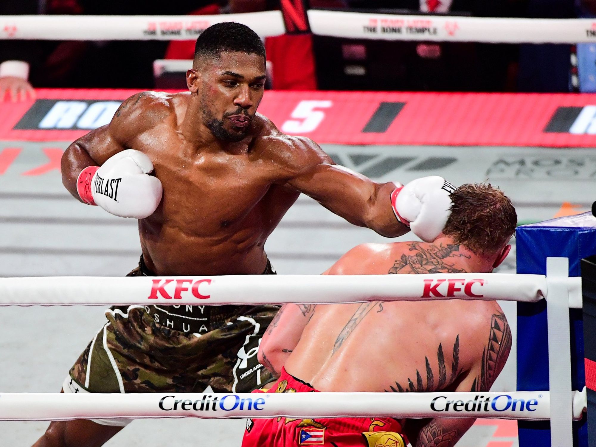 Boxing star Anthony Joshua 'injured in car crash' that killed two others