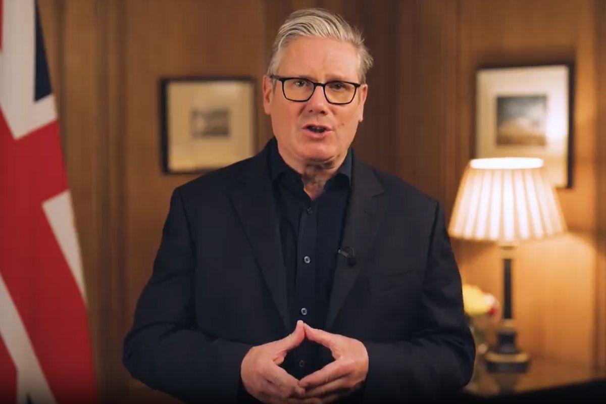 Keir Starmer takes veiled swipe at 'decline and division' of Nigel Farage in PM's New Year message