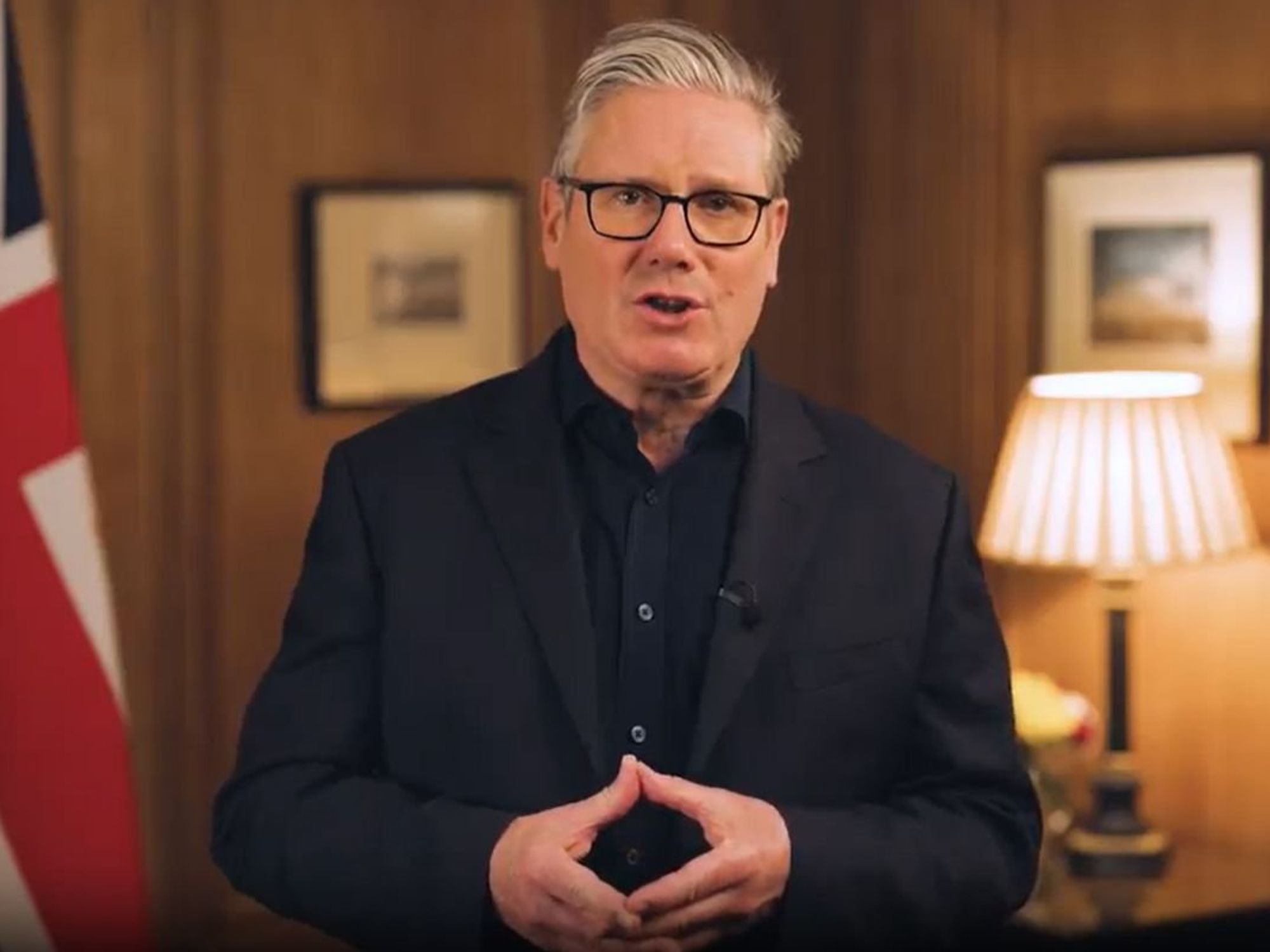 Keir Starmer takes veiled swipe at 'decline and division' of Nigel Farage in PM's New Year message