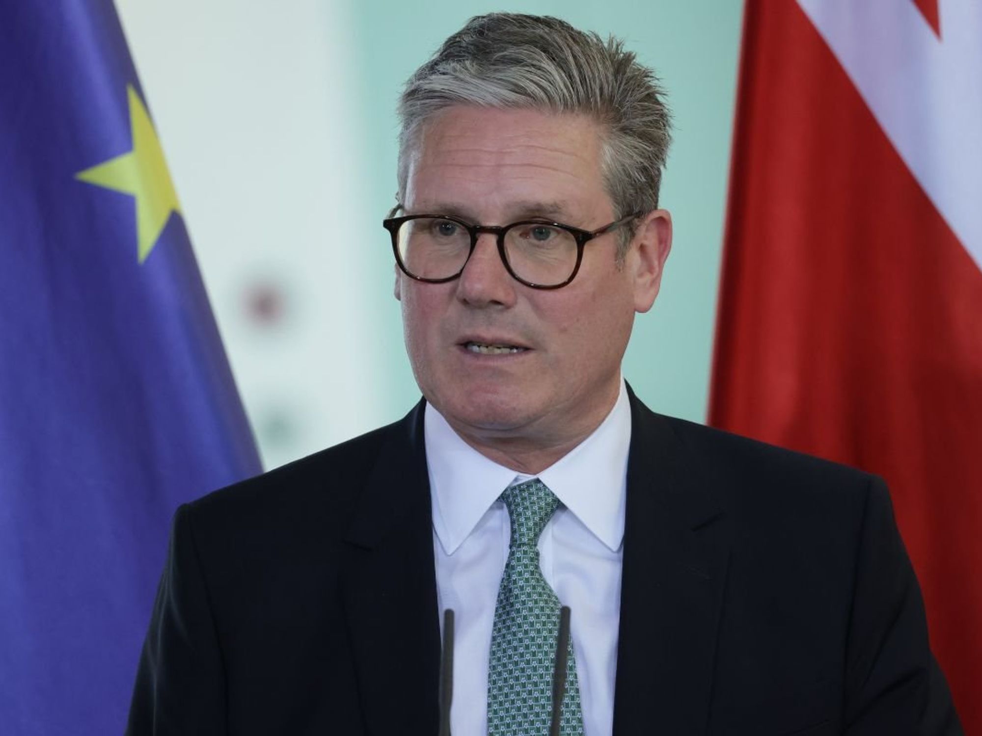 Keir Starmer faces 'Brexit civil war' as PM told manifesto-breaking revolt risks 'electoral suicide'