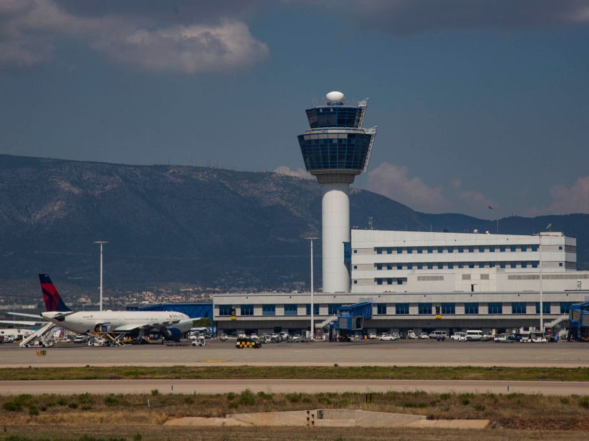 Travel chaos for Britons returning from Christmas holidays as Greece shuts airspace and ALL fligh...
