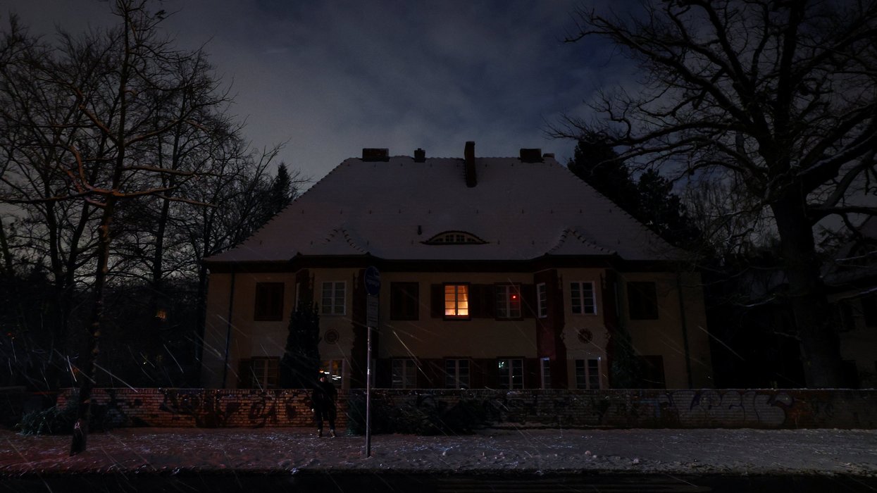 Berlin blackout after 'extreme leftists' carry out arson attack on German capital's power network