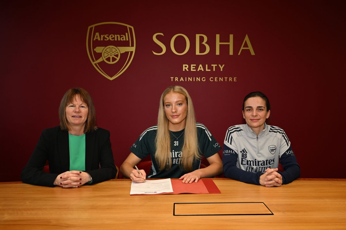 Arsenal forced to turn off social media comments after sexist remarks towards new women's signing