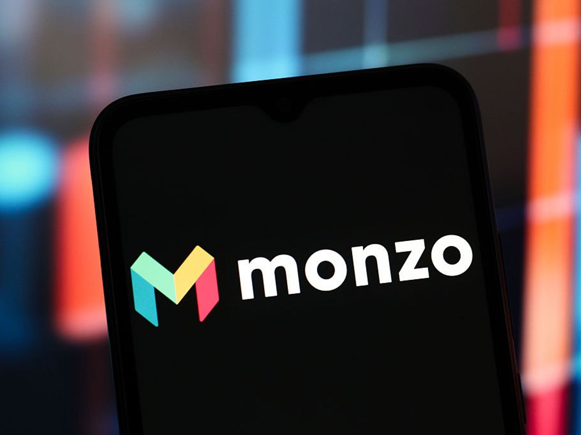 Monzo banking app DOWN as thousands of customers unable to access accounts