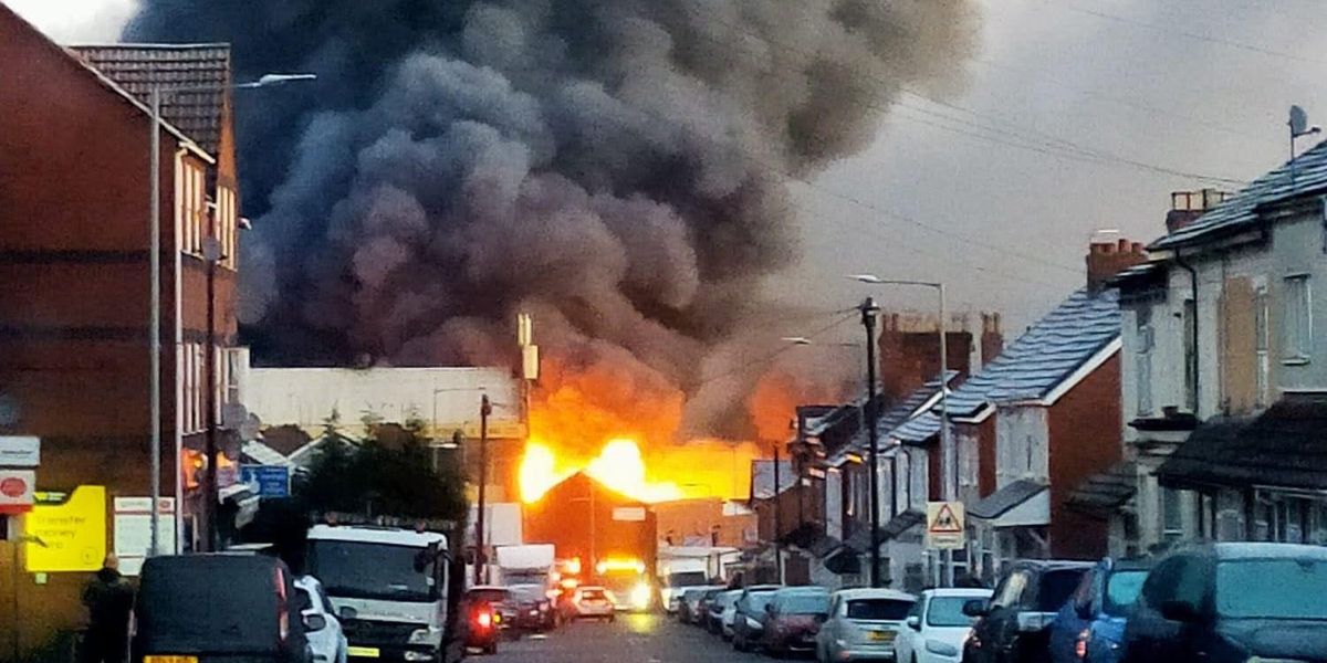 Huge inferno sends smoke billowing over city after ‘explosions’ heard Huge inferno sends smoke billowing over city after ‘explosions’ heard