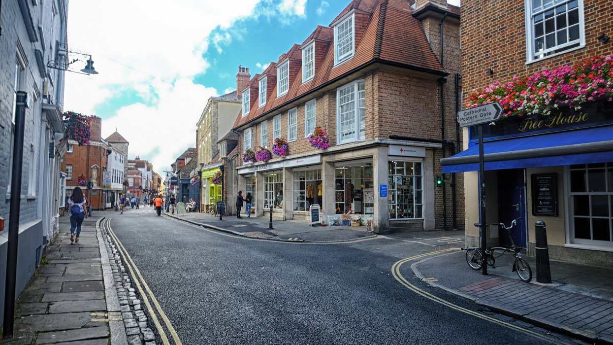 Pensioner vows to padlock himself onto 'precious' historic Victorian lamppost to stop council destroying 'much-loved feature'