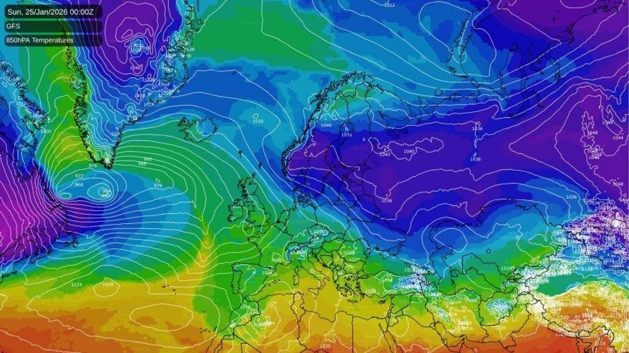 UK weather: Snow set to strike in days as 'scoop of very cold air' poised to send temperatures plunging