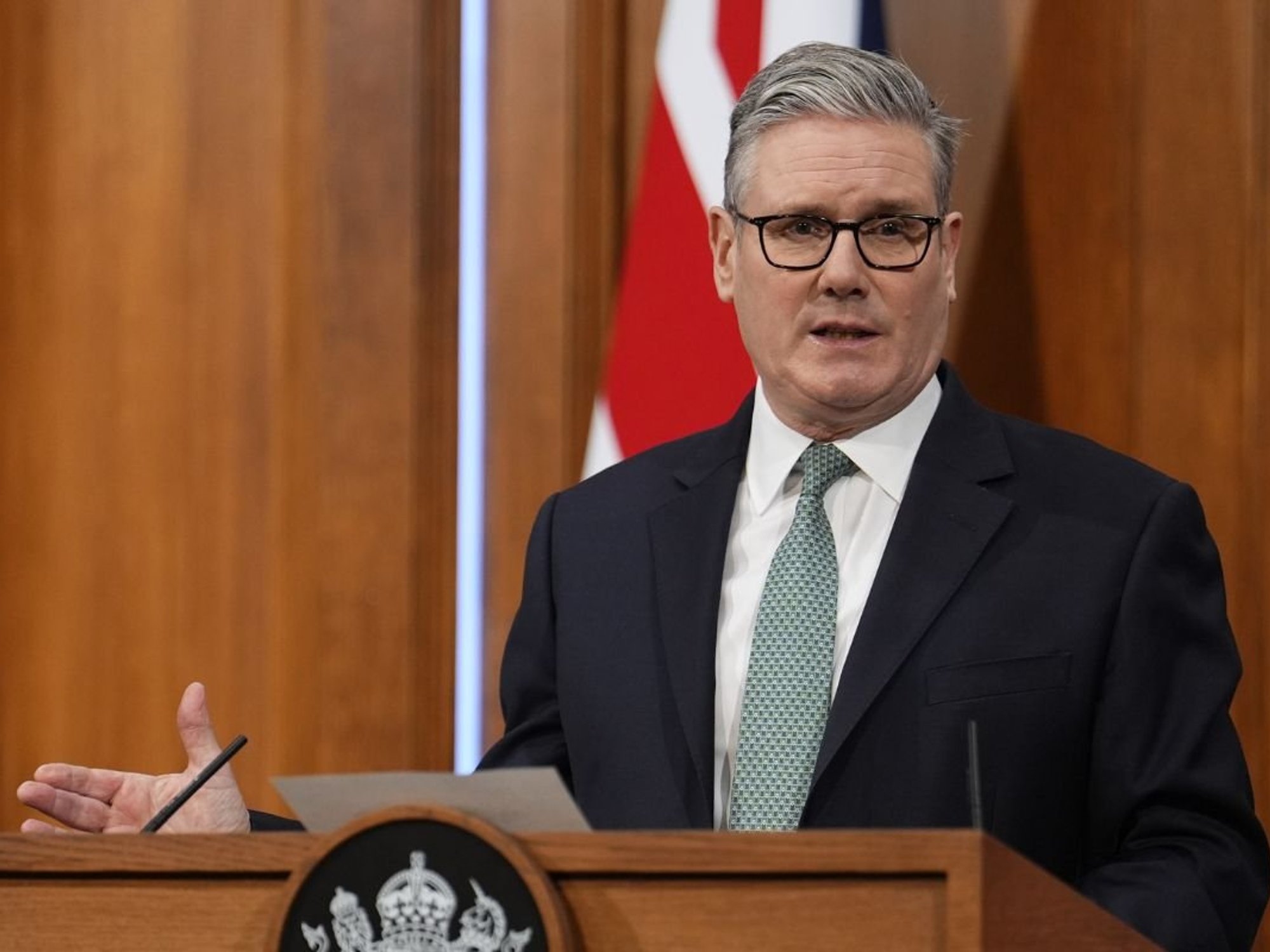 Politics LIVE: PM faces fury from Reform and Tories after reaching grim migrant crisis record