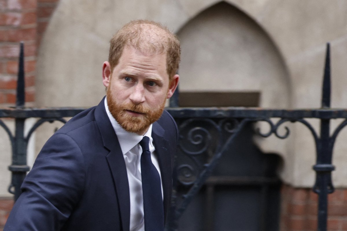 Harry hits out at 'dirty tricks' just hours before he is set to ent...