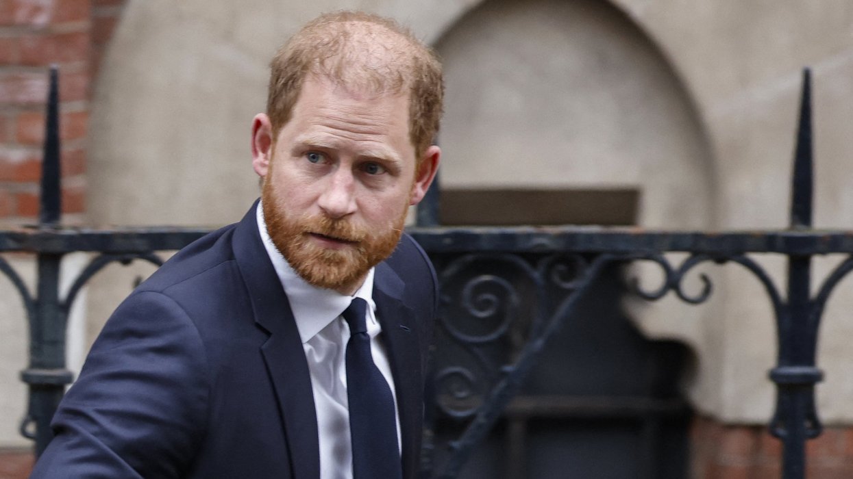 Harry hits out at 'dirty tricks' just hours before he is set to enter witness box after last-minute change